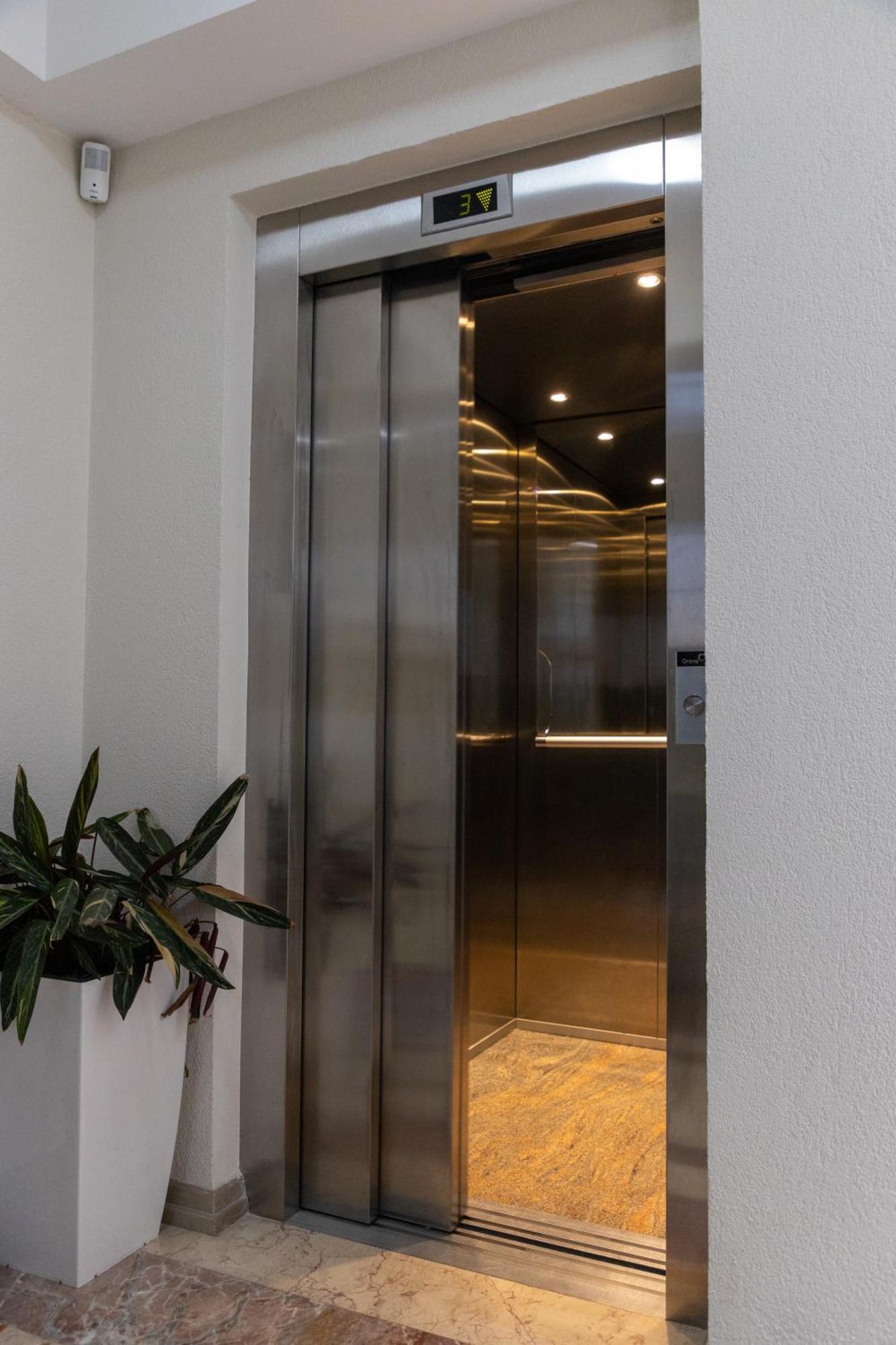 Mervin Hotel Krujë Eksteriør bilde